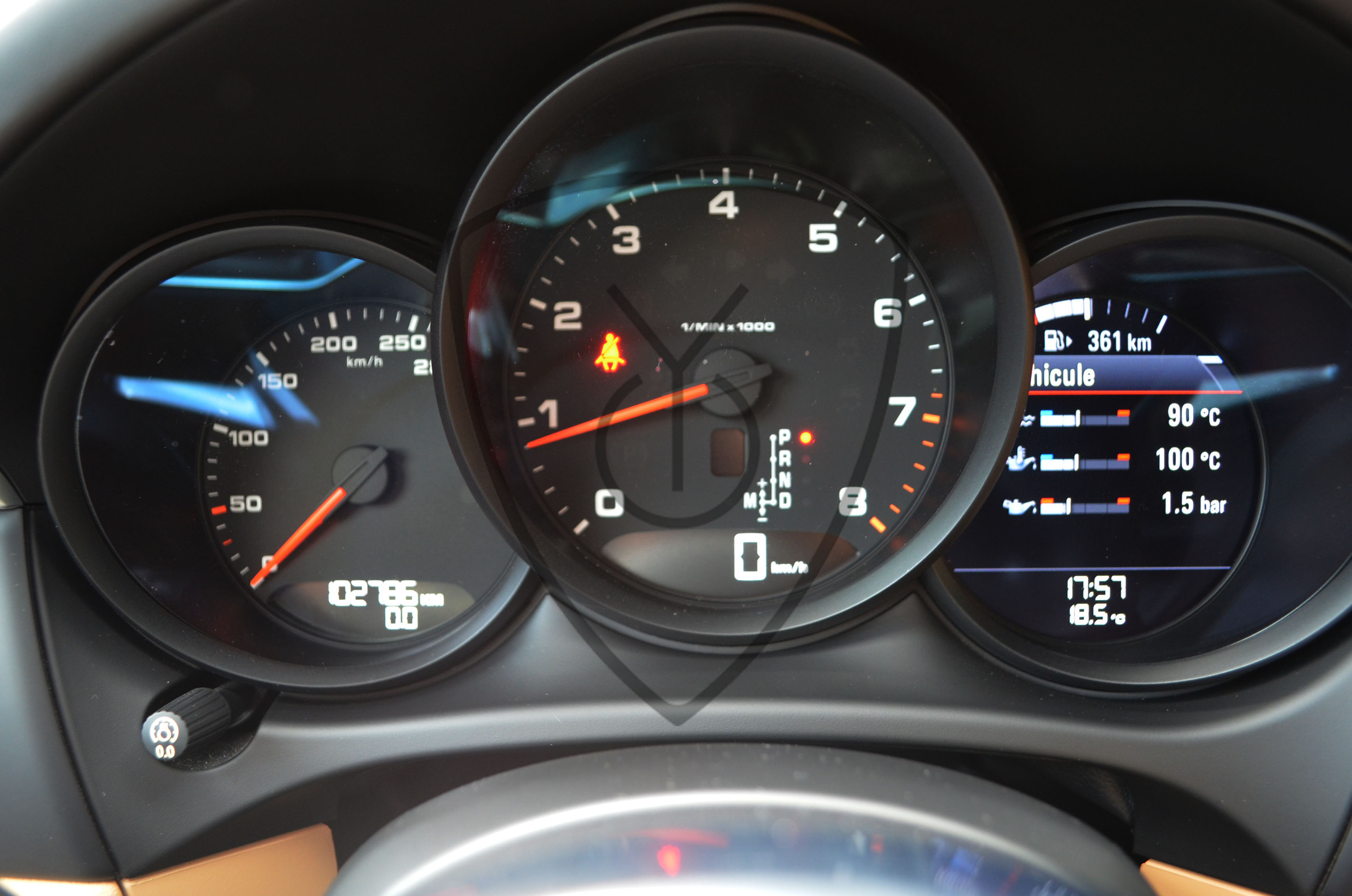 PORSCHE MACAN 2.0 TURBO PDK — image 2